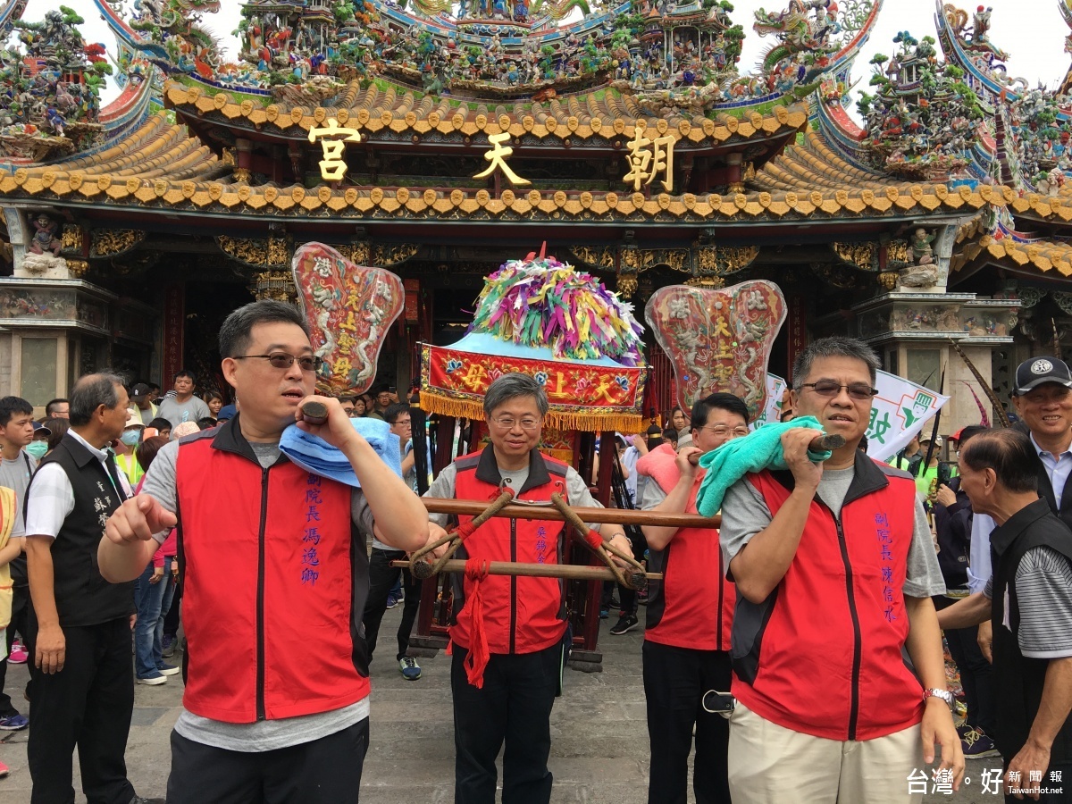 北港媽祖醫院「醫生媽」回朝天宮　院長掌轎率醫師進香