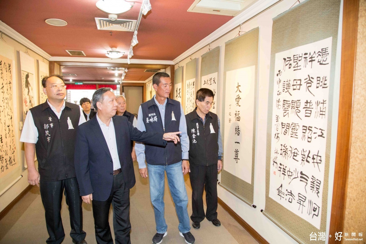 由上海天妃宮董事會策劃以弘揚媽祖文化精神為主題的書畫展。(記者蘇榮泉攝)
