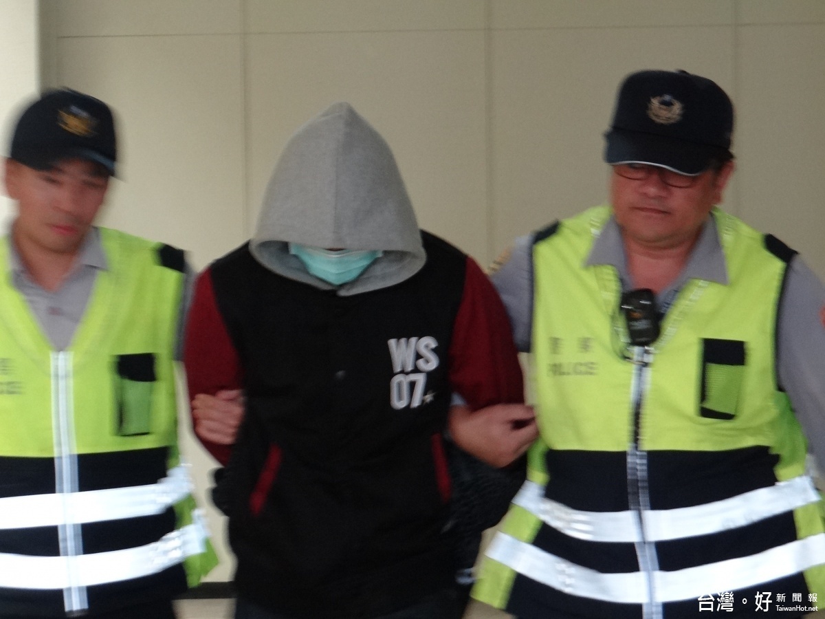 肇事者吳宗霖(19歲)不發一語,偵訊後被依公共危險的酒駕致死罪移送法辦,檢察官諭令十萬元交保候傳。(記者蘇榮泉翻攝)