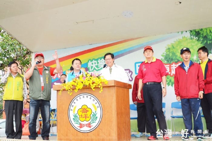 鄭市長表示,市府會持續完成8-3號池埤塘公園三、四期設施改善工程,給市民更多更好的活動空間。