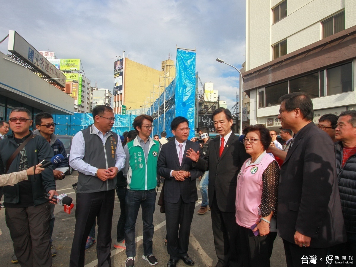 國光客運台中舊站即將拆除,林市長等人前往關切