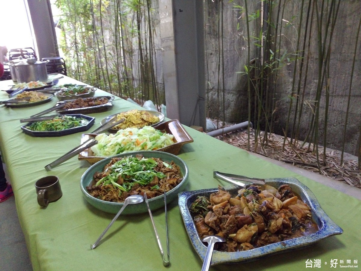 道地的鄉土風味餐。〈記者吳素珍攝〉