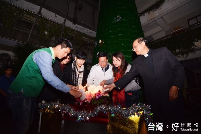 桃園市長鄭文燦期許,未來中平商圈與教會能共同繁榮成長,為桃園帶來溫暖。