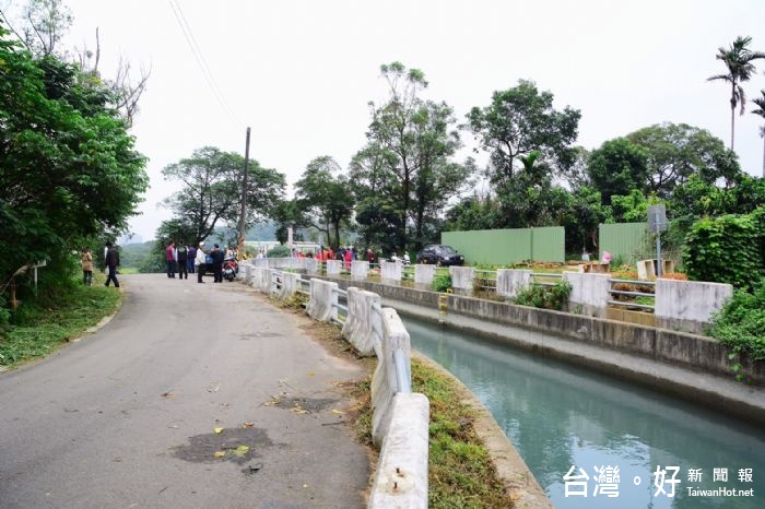 鎮興里客家生態埤圳生活空間以及大坑缺溪客家公園，成為平鎮獨特的親水綠帶。