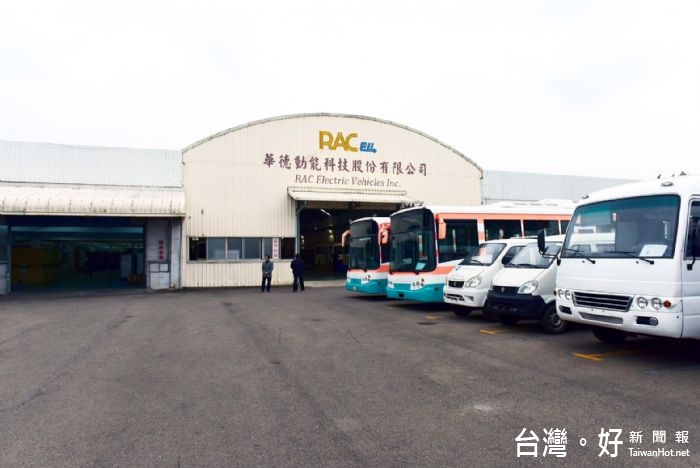 鄭市長表示,綠能產業與綠色運輸為台灣未來能源發展的方向,市府會持續推動綠能產業。