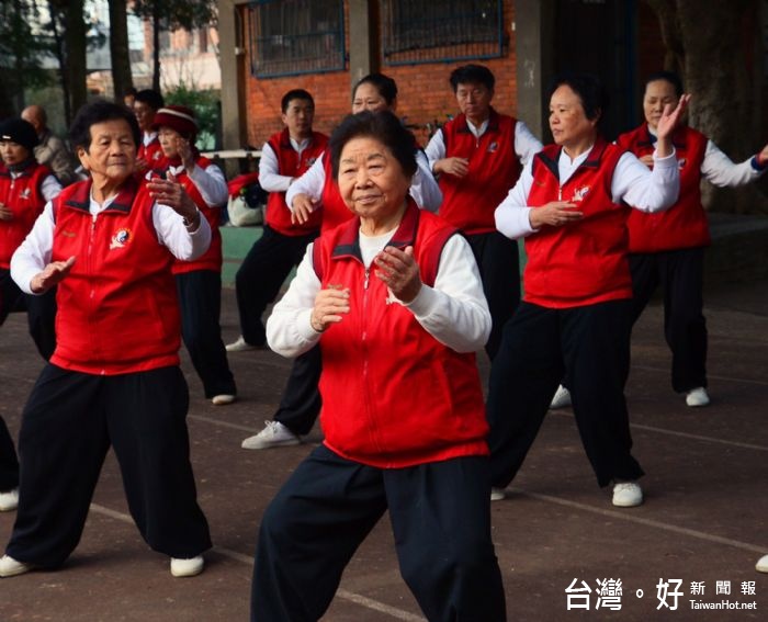 鄭市長:鼓勵長輩從事養身運動,擁有健康最重要 。