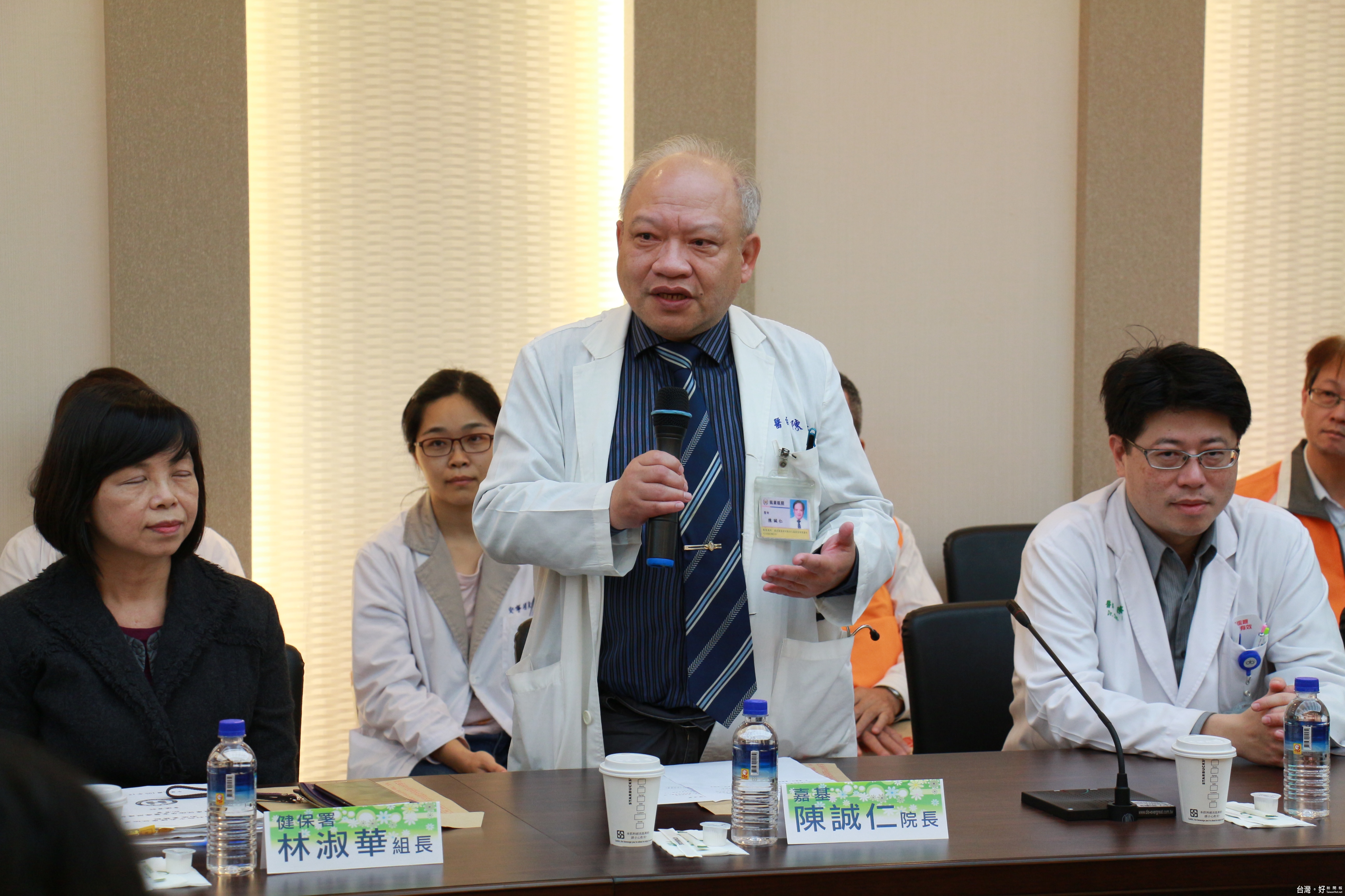 圖片說明：嘉基院長陳誠仁表示：居家醫療照護的整合造福許多行動不便的長者。