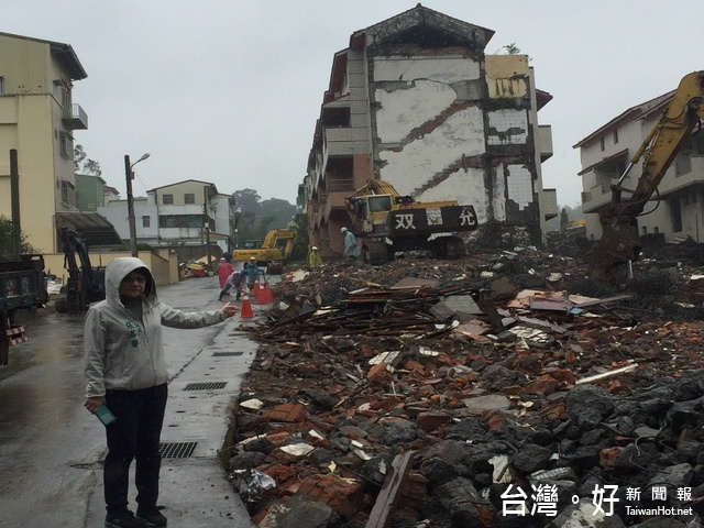 霧峰23棟地震危樓形同廢墟　拖了17年總算拆除