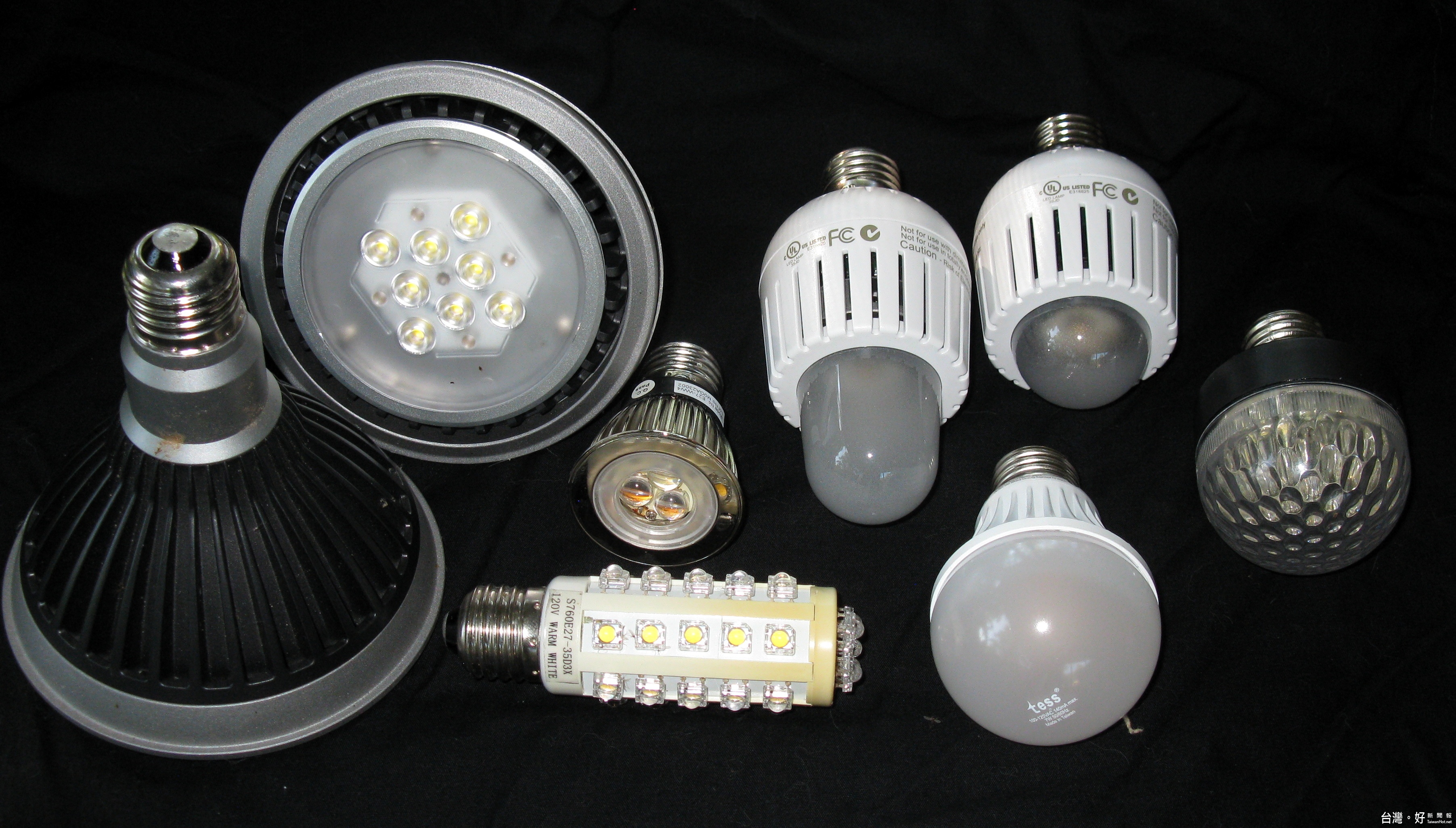 北市回收廢棄LED燈泡、燈管、鈕扣型電池　1/1起跑