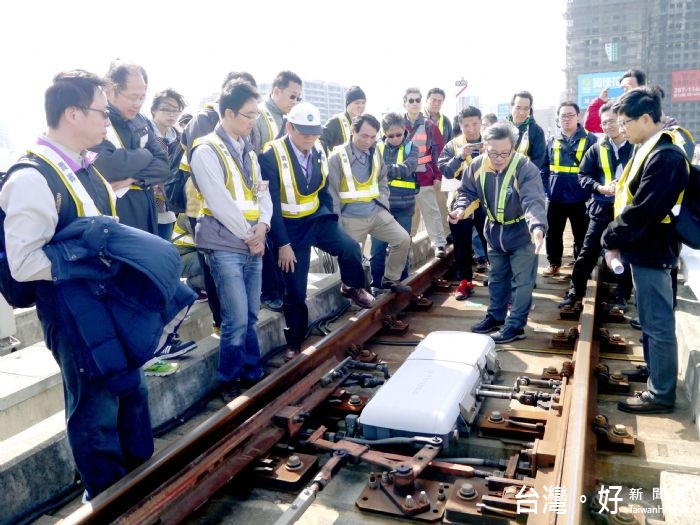 鄭市長指出,將進一步完成完整規劃方案,預估將在農曆春節前,宣布機場捷運營運方案。