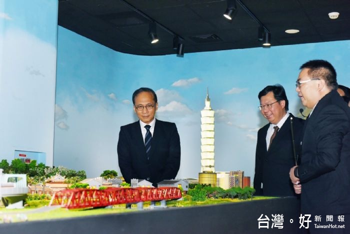 鄭市長期許,相信只要政府建設方向正確,且擁有為國家做事的決心,「爭議會過去,建設會留下來」。
