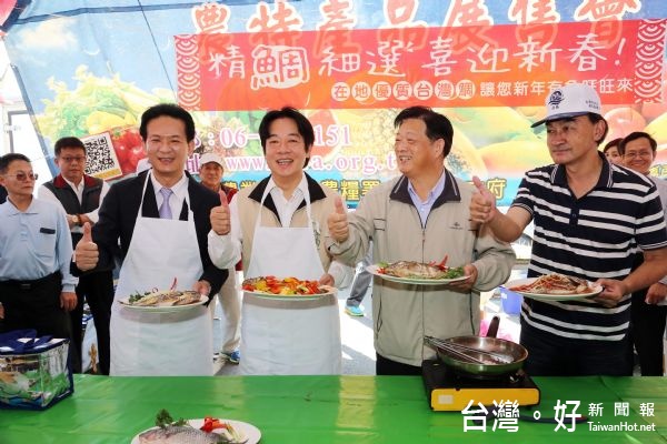 市長賴清德現場更當起大廚展現料理實力,親自試做酥炸整尾台灣鯛。