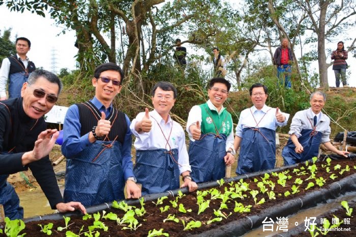 鄭市長表示,透過由下而上、計畫導向、社區自治及軟硬體兼顧等方式,讓社區居民找到自己的亮點 。