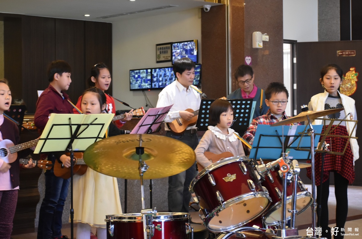 興昌國小「一技藝三素養」學習成果展在中華科大雲林分部展出。(記者簡勇鵬攝)