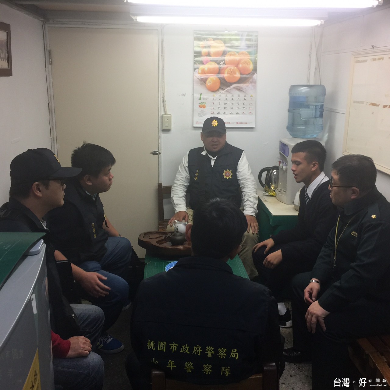 桃市警局呼籲家長在寒假期間,切勿縱容子女深夜在外遊蕩及涉足不當場所,避免沾染惡習,同時減少被害機會。