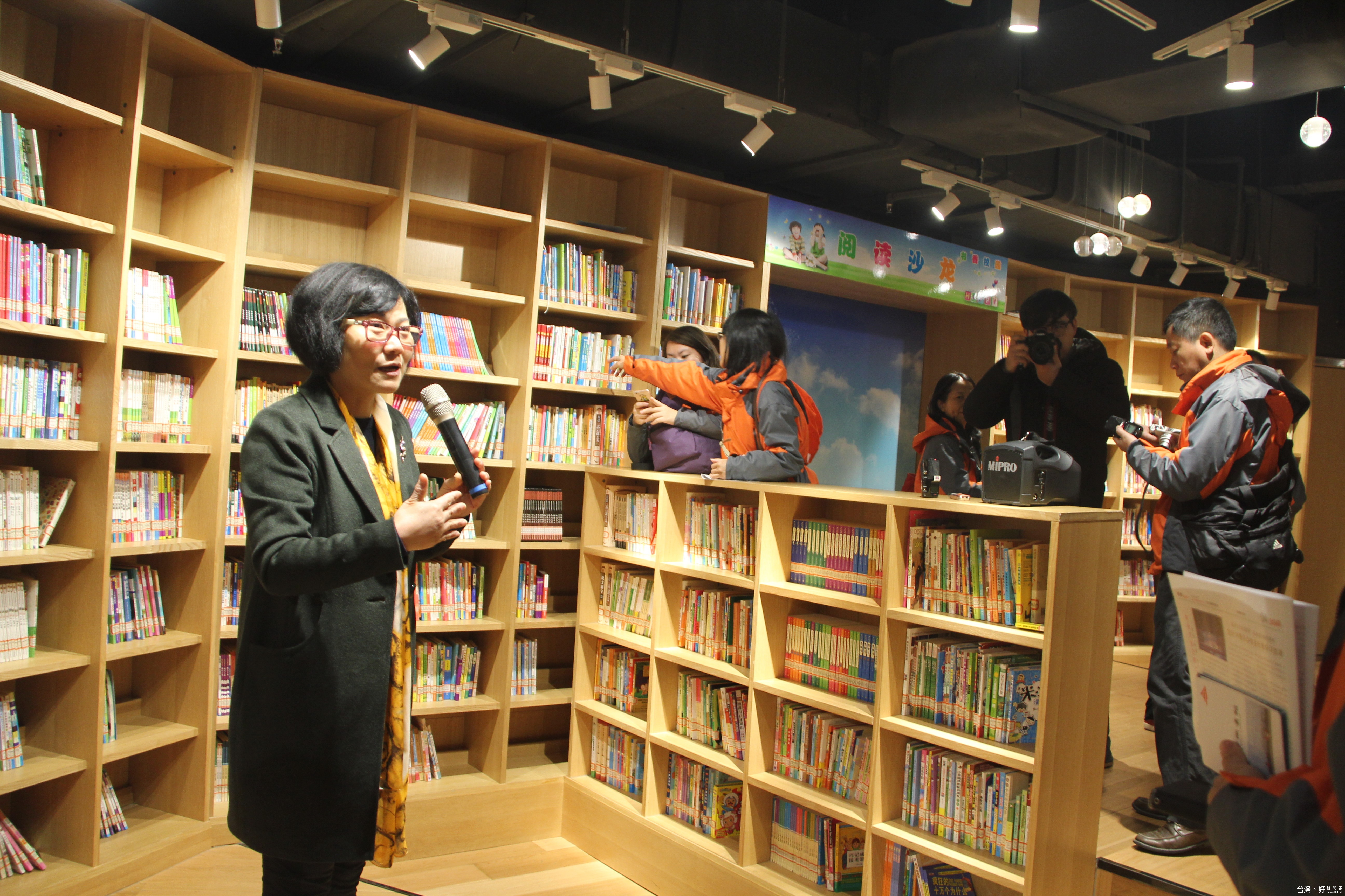 館長管霞介紹銅陵圖書館特色