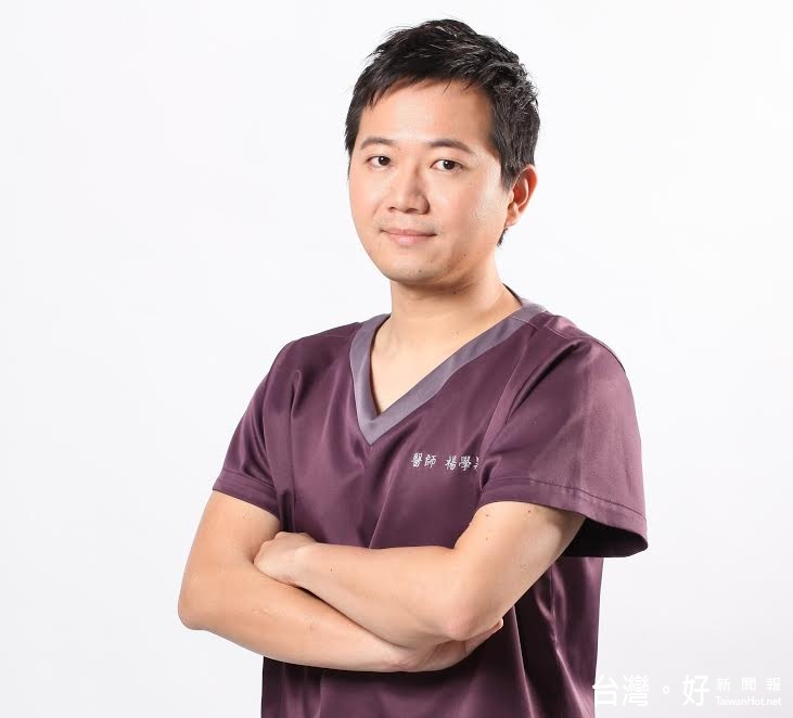 楊學穎醫師說,若是微整形治療,儘量選擇年前1-2週治療,如肉毒桿菌除皺需2-3天開始產生作用,約1-2週效果完整呈現;若是使用玻尿酸、晶亮瓷、洢蓮絲等填充物,雖然可立即見效,但亦有可能發生瘀青或腫脹,需一週左右的時間方可讓瘀青腫脹消退,建議民眾可以視自己的需求安排治療時間。
