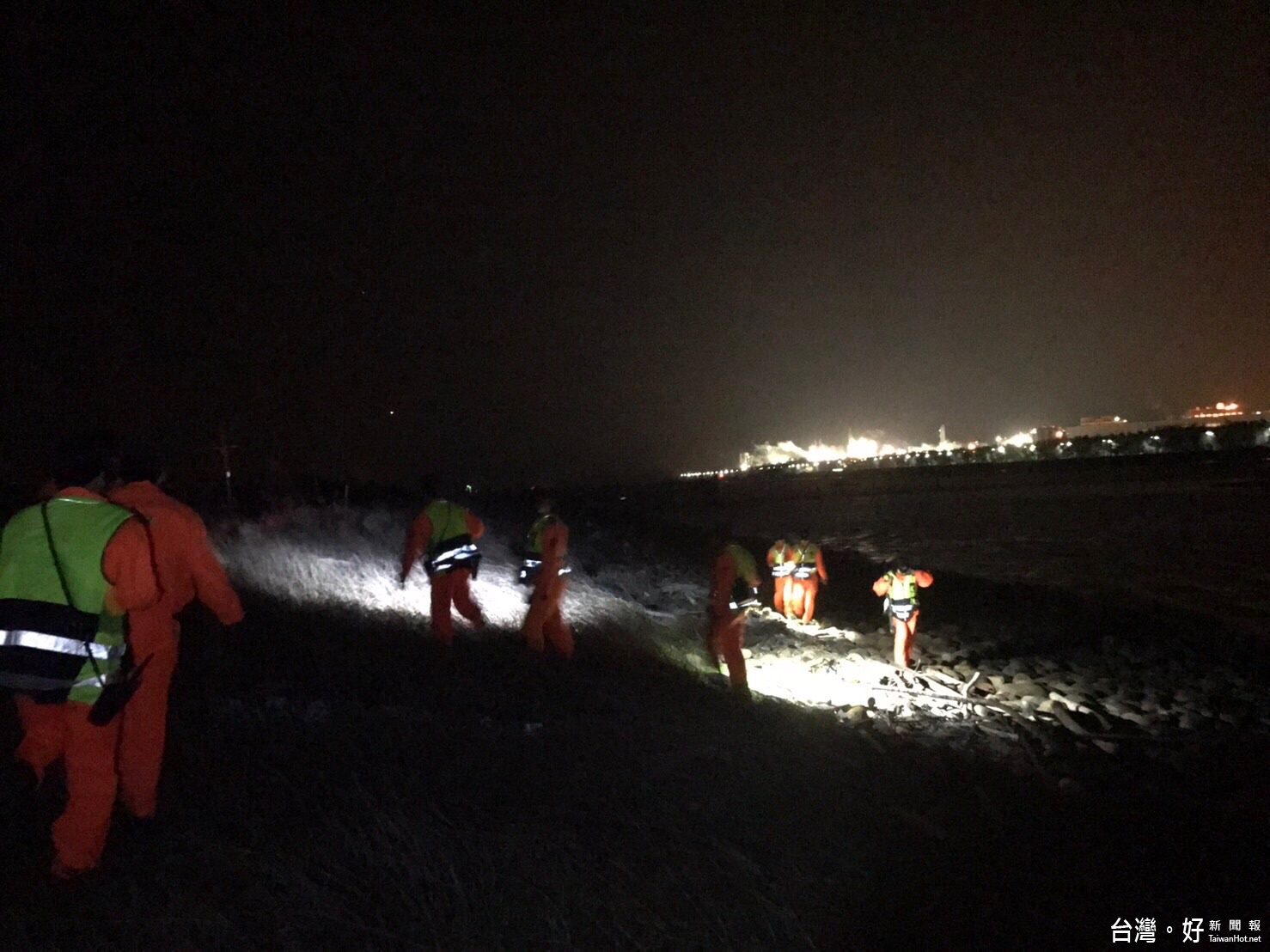 擴大巡邏勤務查覺治安死角，以彰顯在地海巡查緝不法及打擊犯罪的決心。（記者蘇榮泉拍攝）