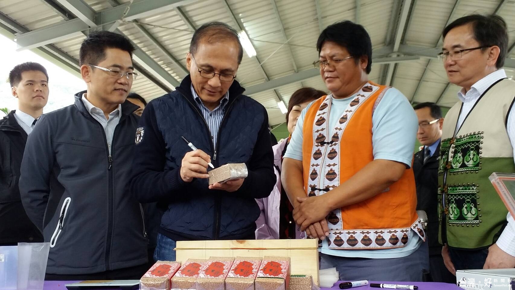 訪視小米與紅藜產業　林全肯定台東推廣有成