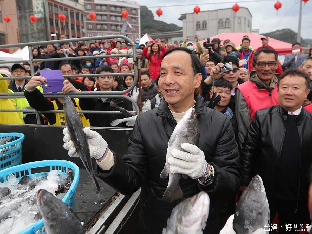 朱立倫出席野柳神明淨港活動,並祈求主祀開漳聖王保佑漁民一整年漁獲豐收