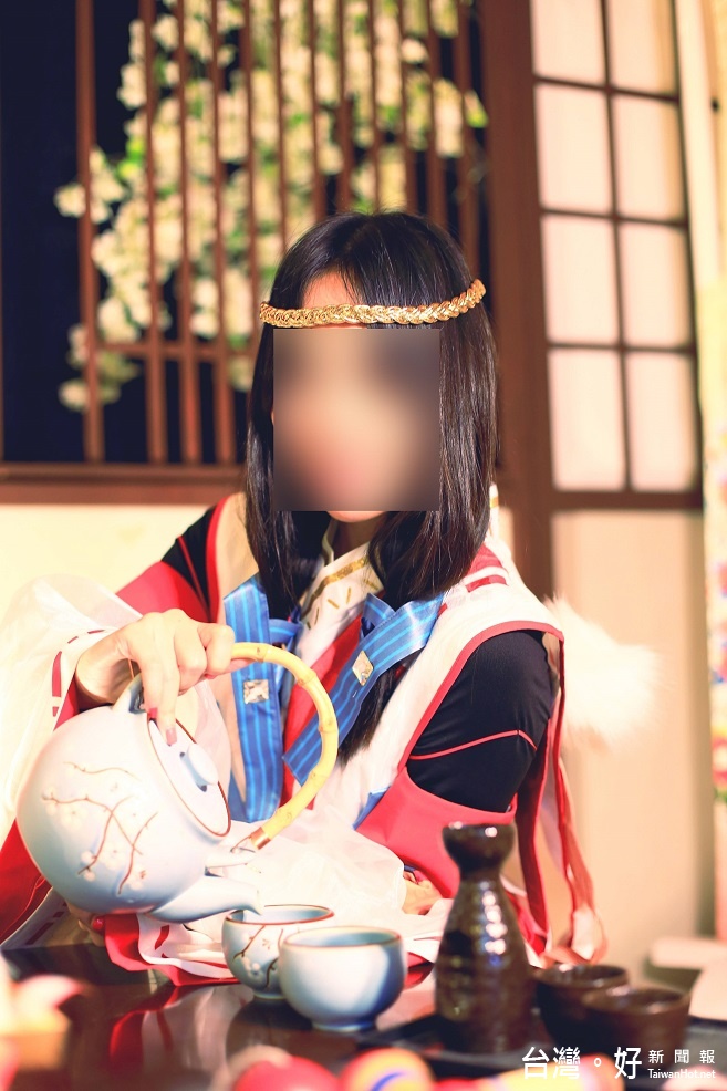 夢夢邀請原PO到她cosplay攝影現場,除了想他合作參加手遊舉辦的插畫比賽之外,也希望兩人可以復合。〔圖/截自PTT〕