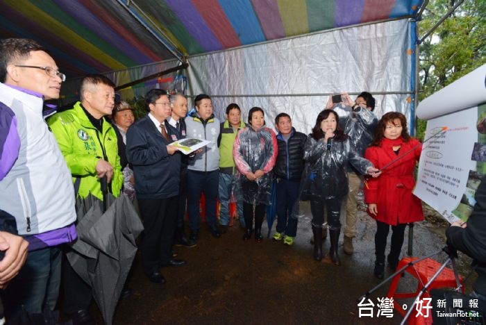 市長鄭文燦為關心台北赤蛙的生態環境,專程前往楊梅區高榮野生動物保護區視察。