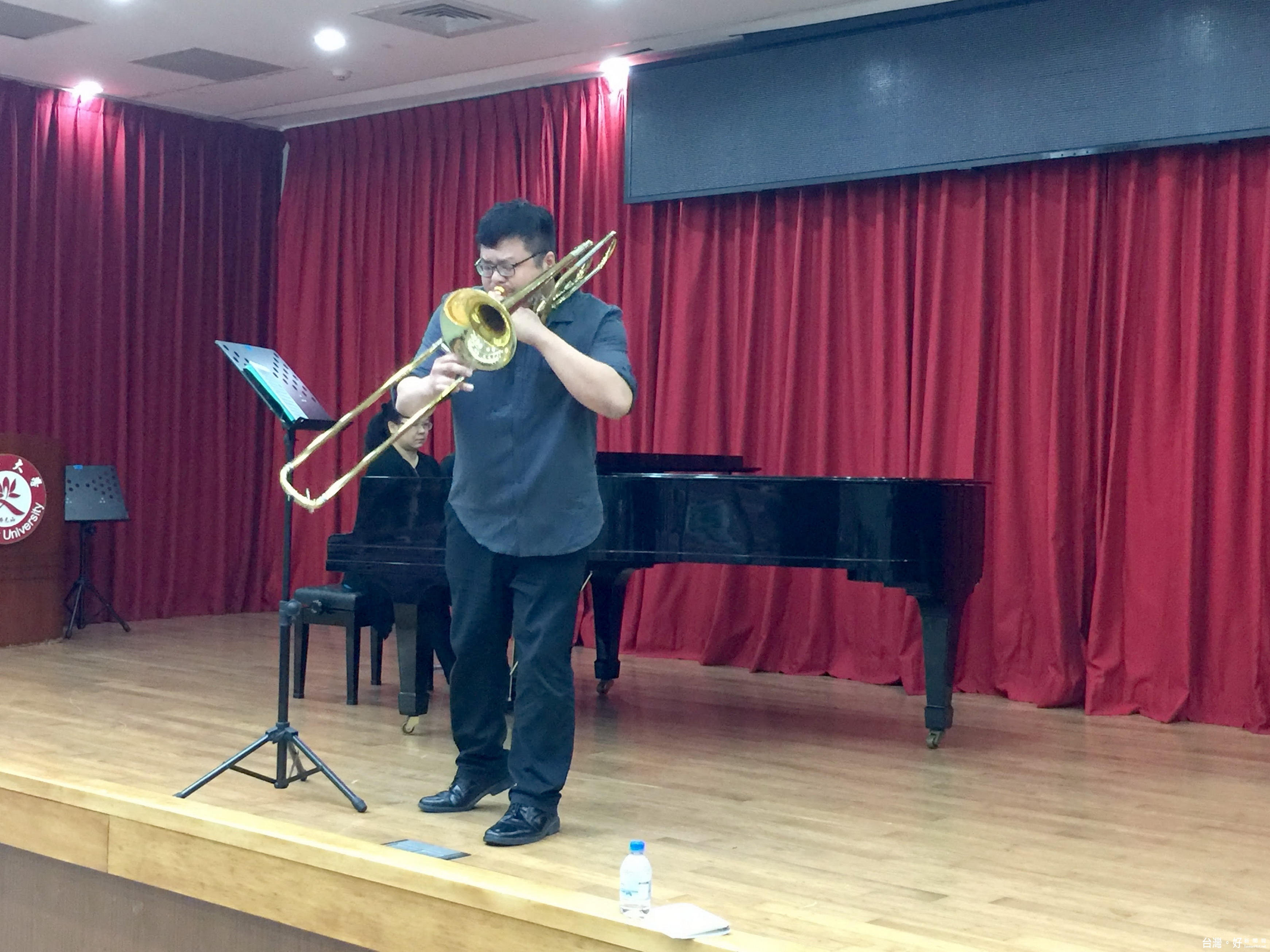 旅美長號音樂家蔡懷恩音樂演奏,並與學生分享留學經驗談。