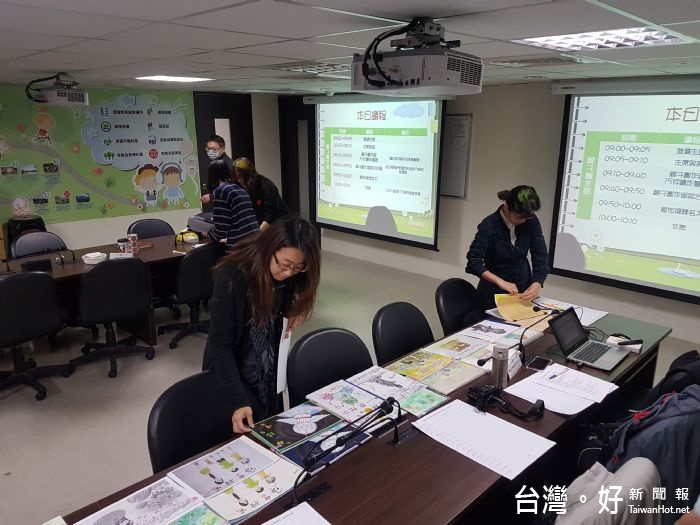 桃園市環保局舉辦「環境教育繪本創作比賽」,共分親子創作、青年創作及成人創作等三組,共徵得42件優秀作品參賽。