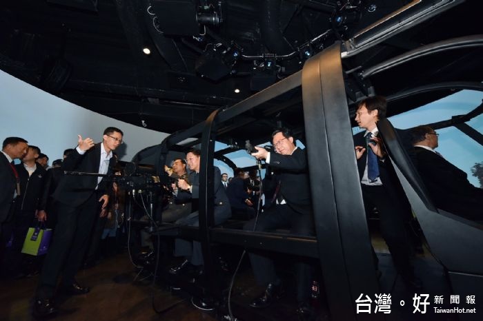 鄭市長期許中科院整合國防工業與台灣產業製造能力,在強強相加的效應下,引領台灣工業往下一階段邁進。