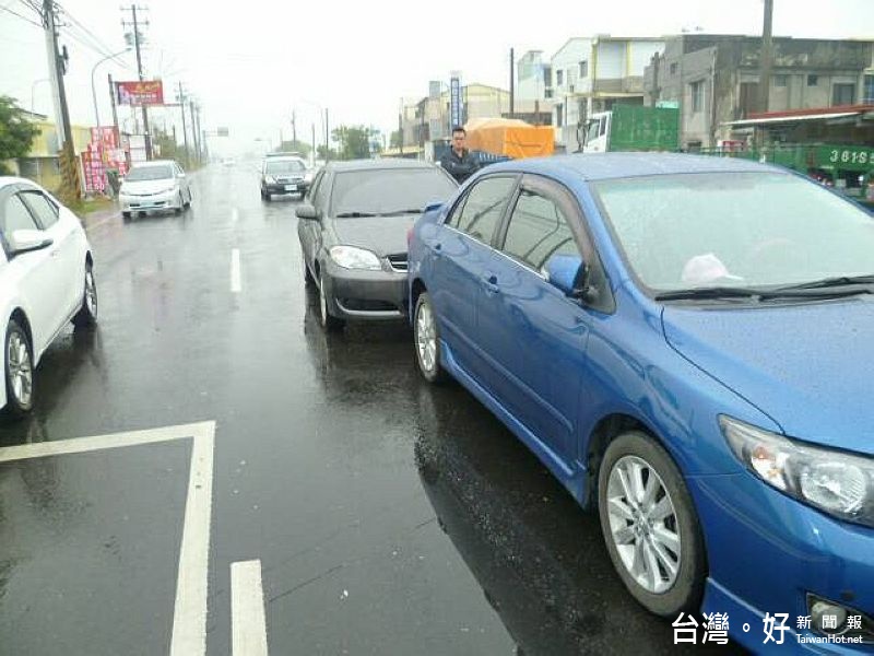 男子疲勞駕駛又酒駕　停等紅燈睡著追撞前車