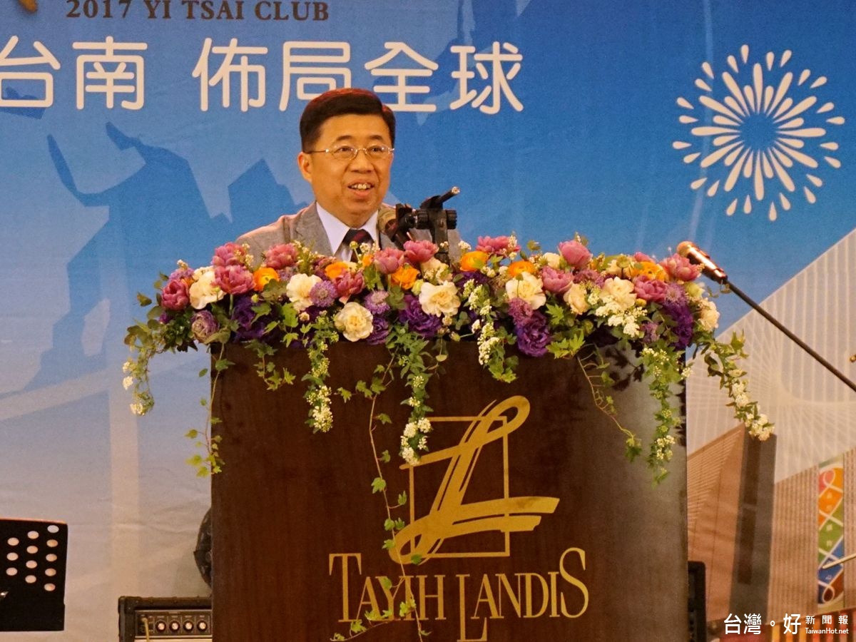 新任會長台南紡織公司侯博明董事長。