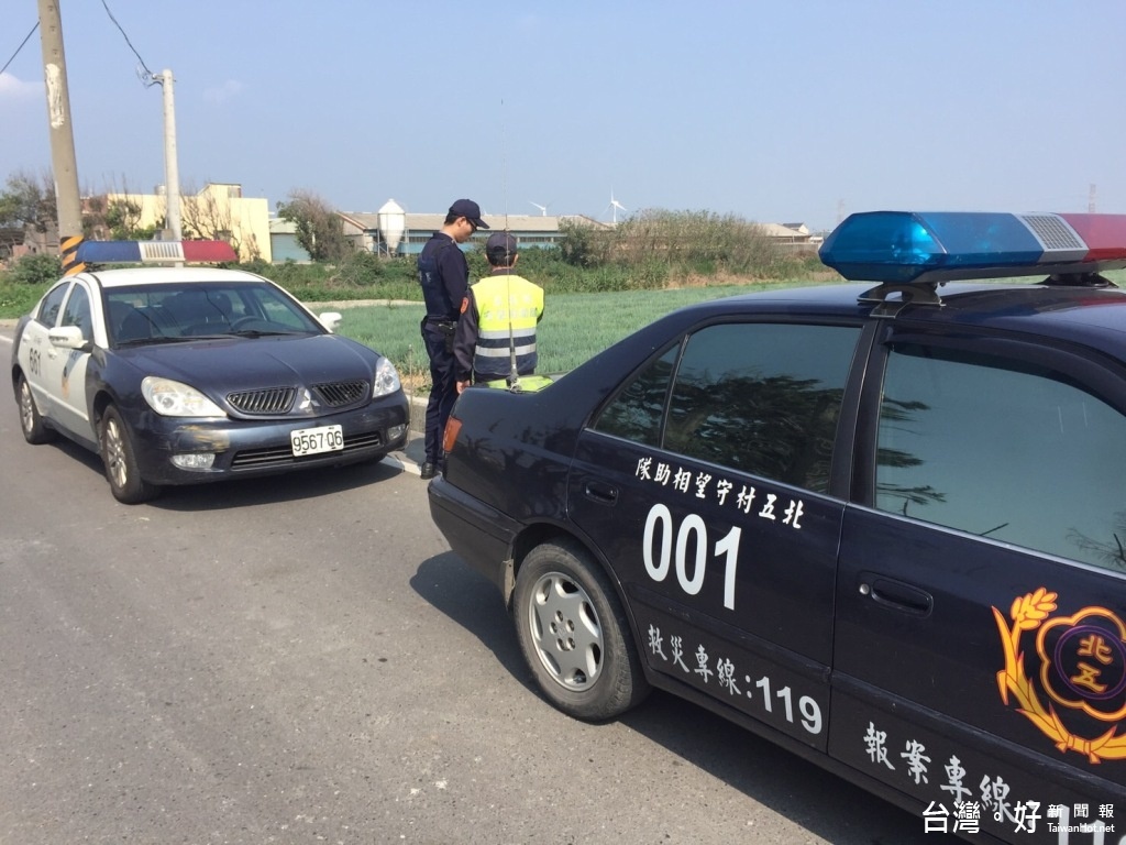 北五守望相助隊隊員多為當地居民,熟悉當地狀況,警民合作強化防竊熱點巡邏。(記者蘇榮泉攝)