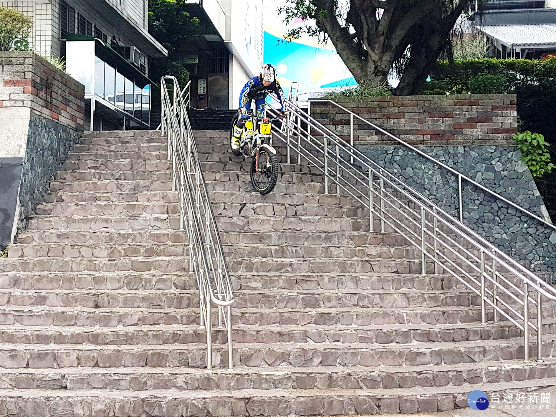 永平工商汽車科16歲陳文懋，是新生代技術型越野車第一把交椅。