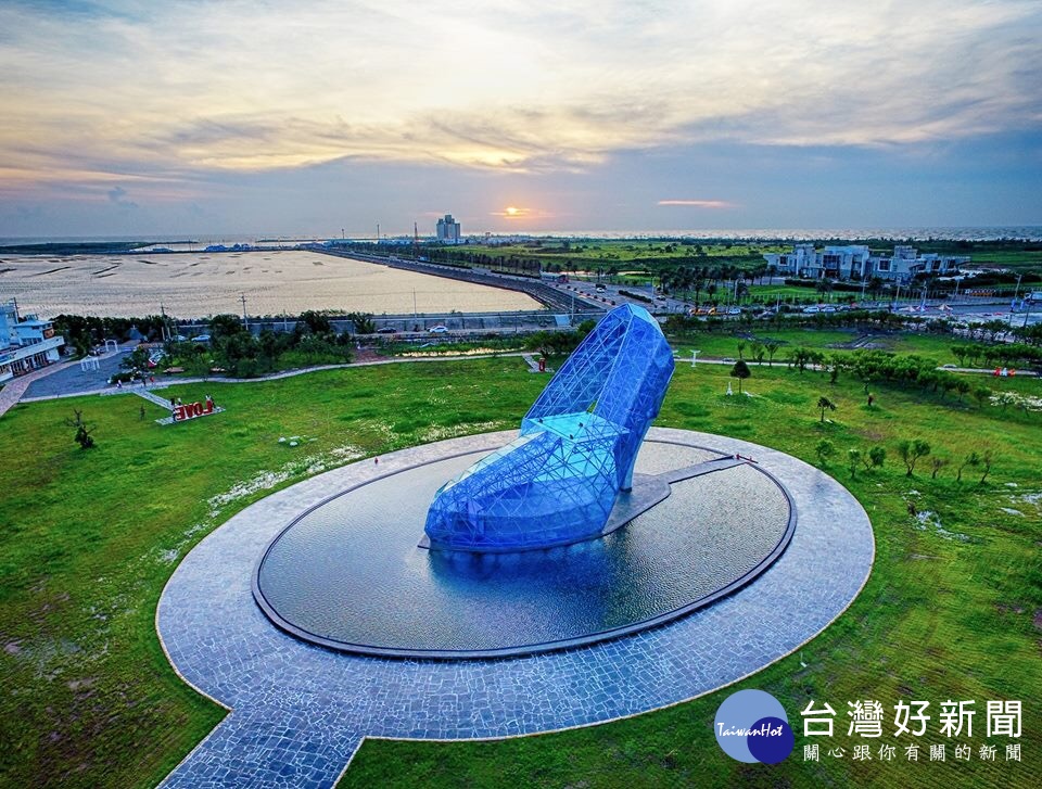 高跟鞋教堂巴洛克光雕展點亮雲嘉南濱海國家風景區〔圖/謝敏政攝〕