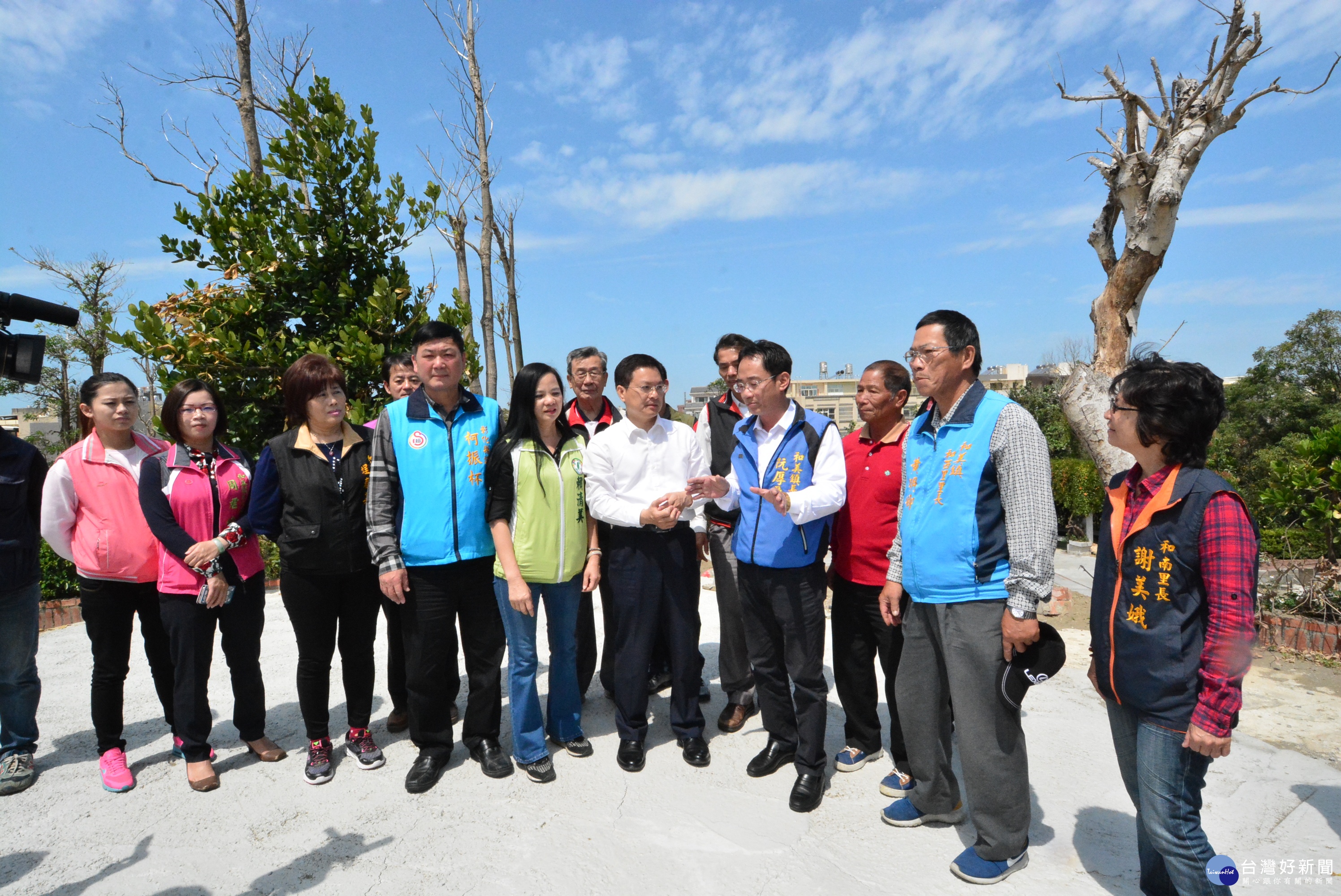 縣長魏明谷至和美德美公園現勘。 