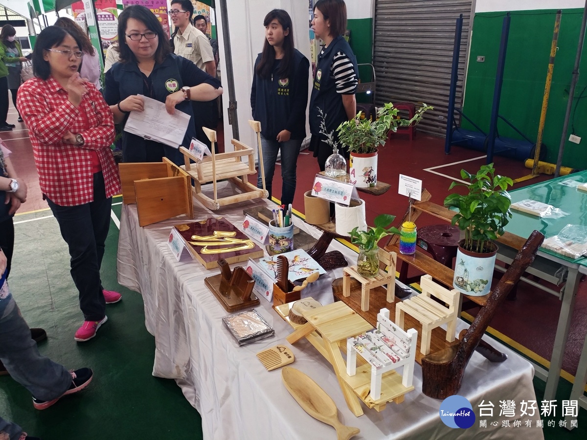 農博倒數30天樂活體驗桃園農博,廢棄物回收再利用─木棧板小椅子DIY