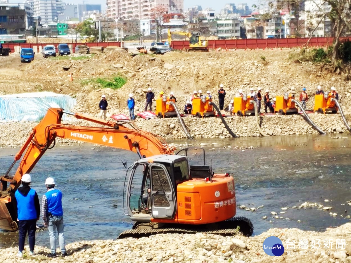 演習以水務局及八德、中壢、蘆竹及大園區公所人員實地操作6英吋抽水機進行抽水，以確實達到演練目的