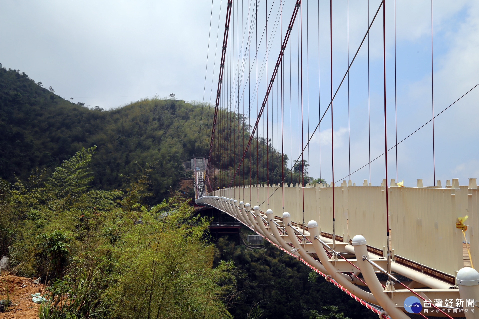 全台「最長吊橋」太平雲梯　海拔千尺遠眺嘉南美景
