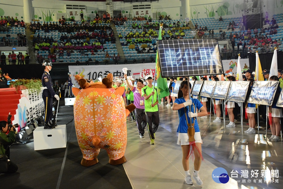 全中運選手進場。