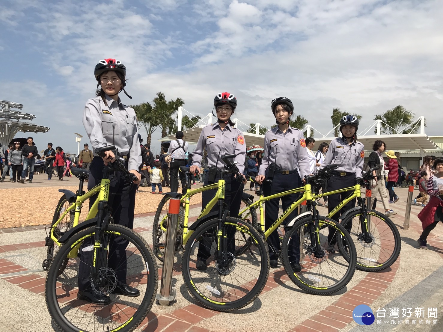 農業博覽會腳踏車巡邏隊,由楊梅分局女警汪心閔(左→右),陳彥婷,簡睿雅,商竹君4人組成。