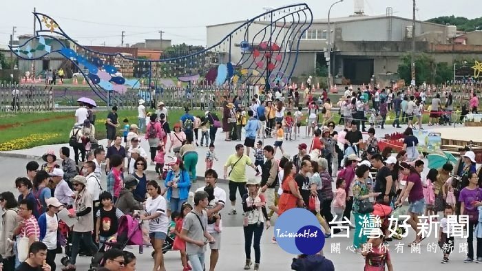 農博倒數第二個周末假期,一大早還沒開園,就有民眾來搶先報到!