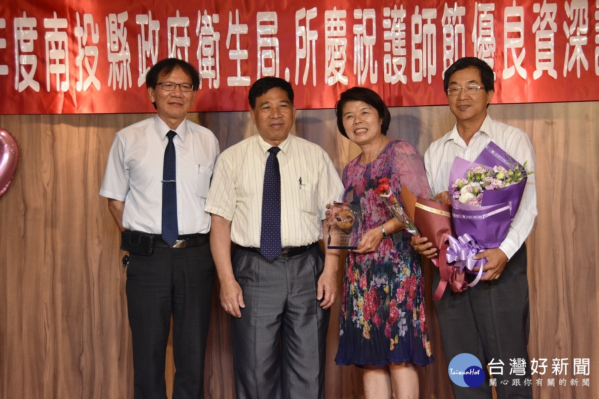 去年從慢性病防治所退休的劉秀娟女士，接受優良護理人員的表揚肯定，她感到既榮幸又開心。