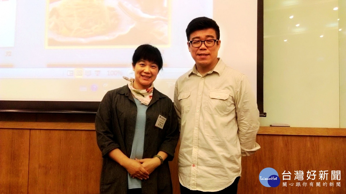 日月潭東峰紅茶莊園執行長–林惠美(左)表示課程安排受益良多，右為講師–道禾餐飲總經理嚴心鏞。