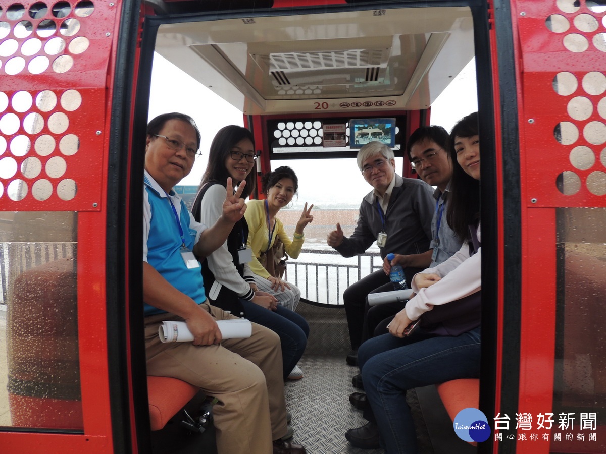 踩線團成員體驗麗寶樂園摩天輪