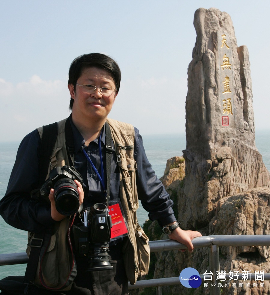 吳思強是大陸人文地理攝影研究生導師。