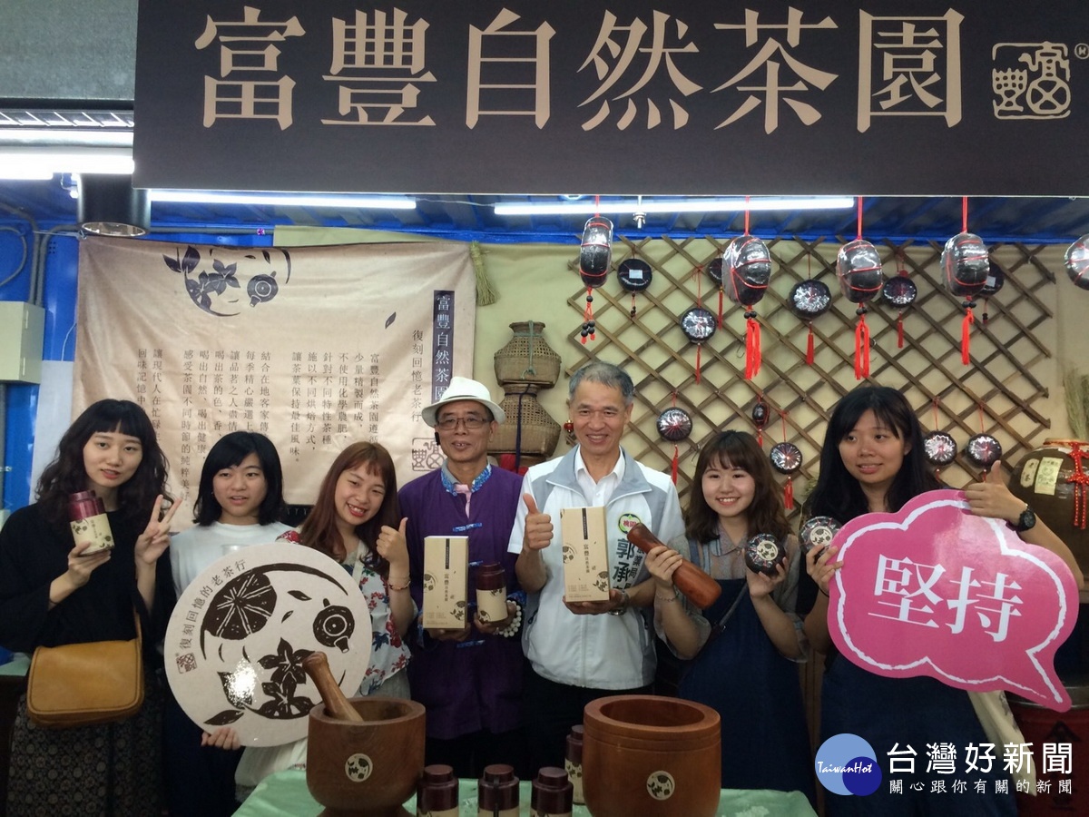 桃園農創市集推出「520桃園農農的愛」活動,讓民眾親自體驗手作幸福。