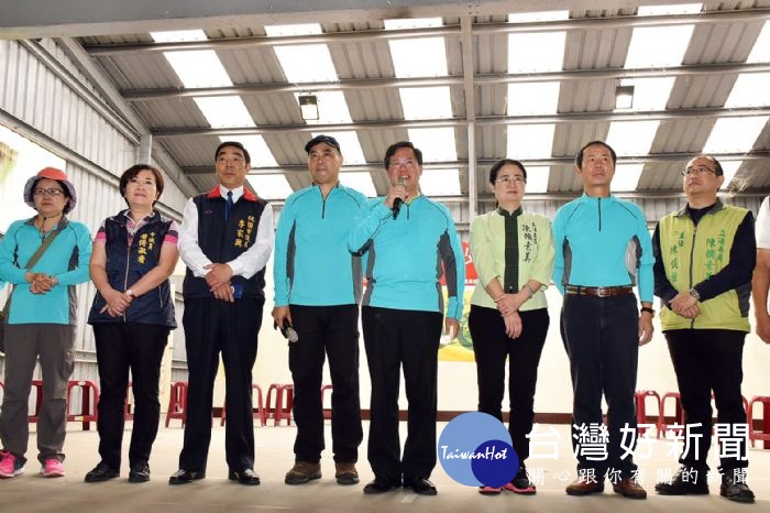 桃園市長鄭文燦出席「桃園市晟崧休閒登山會『關懷婦幼兒少福利、提高生活品質』講座」。