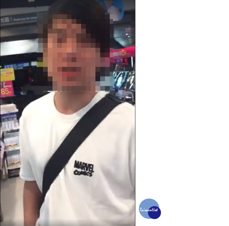 男子行徑囂張,並對錄影者恐嚇說「落單就死定了!」(圖/翻攝自爆料公社臉書)