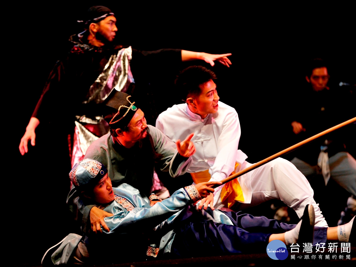 「溯古還原」以新戲劇形式貫穿,節奏明快、層次豐富