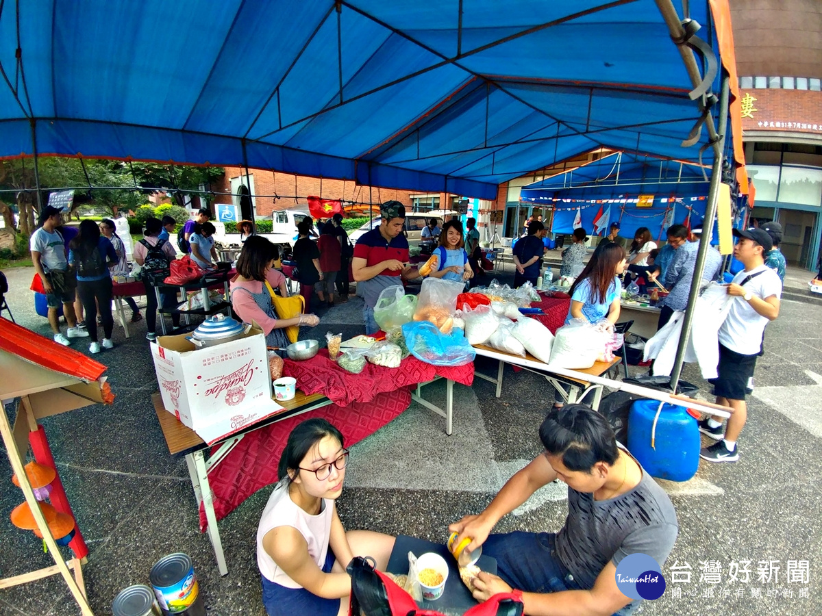 開南大學學生準備各國美食以了解文化差異